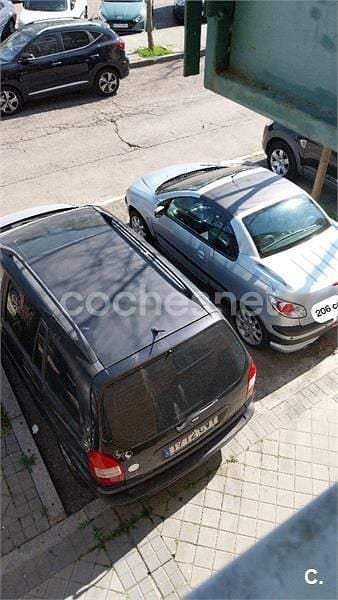 Usado Peugeot 206 110 CV (80 kW) 2001 Gris / plata Descapotable