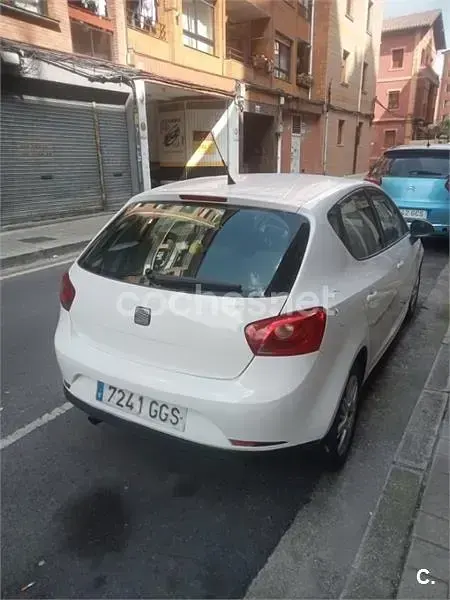 Usado Seat Ibiza Reference 100 CV (73 kW) 2008 Blanco Berlina