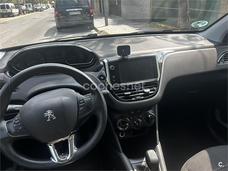 Usado Peugeot 208 Active 82 CV (60 kW) 2014 Gris / plata Utilitario