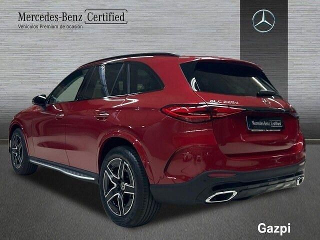 Usado Mercedes GLC220 AMG line 197 CV (144 kW) 2024 Manufaktur rojo patagonia SUV