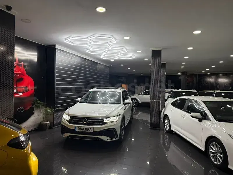 Usado VW Tiguan R-line 150 CV (110 kW) 2022 Blanco SUV