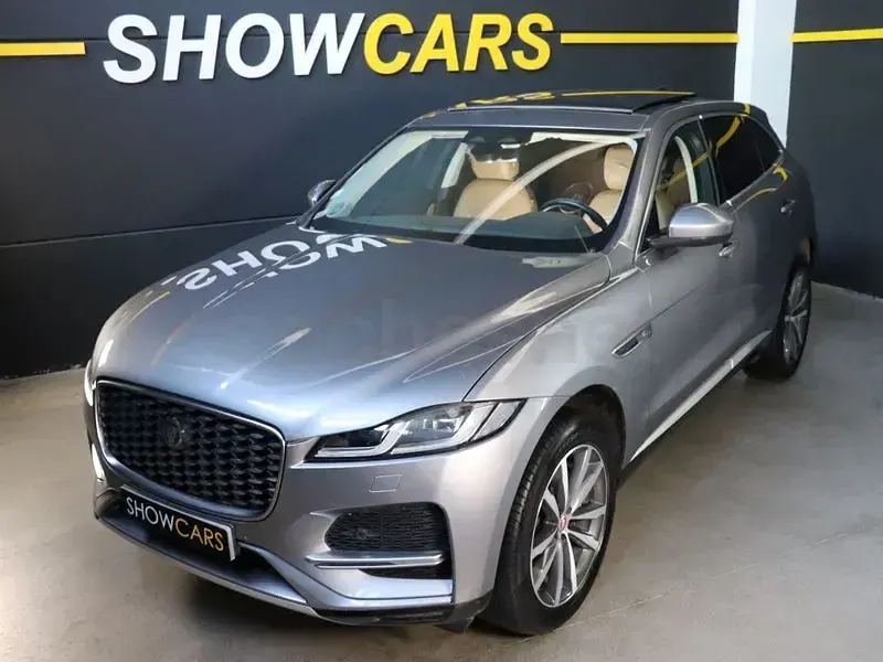 Usado Jaguar F-Pace R-Dynamic 204 CV (150 kW) 2023 Gris / plata SUV