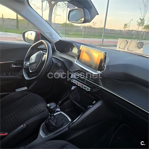 Usado Peugeot 2008 Allure 100 CV (73 kW) 2021 Rojo SUV