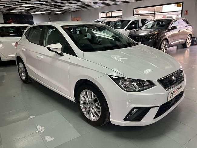 Usado Seat Ibiza Reference 95 CV (69 kW) 2017 Blanco Berlina