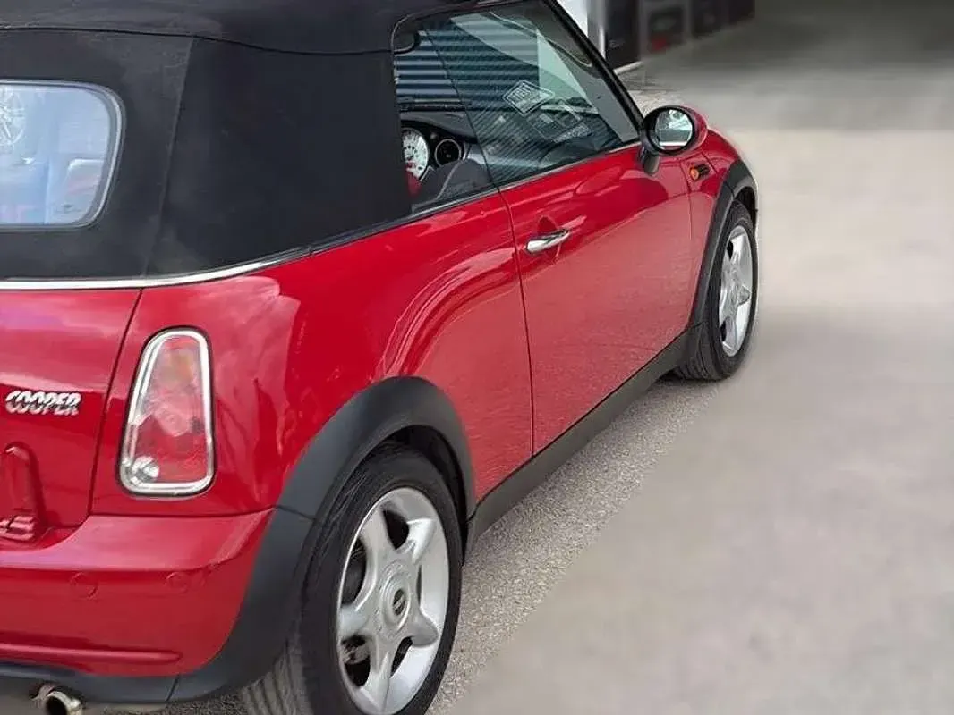 Usado Mini Cooper Cabriolet 116 CV (85 kW) 2005 Rojo Descapotable