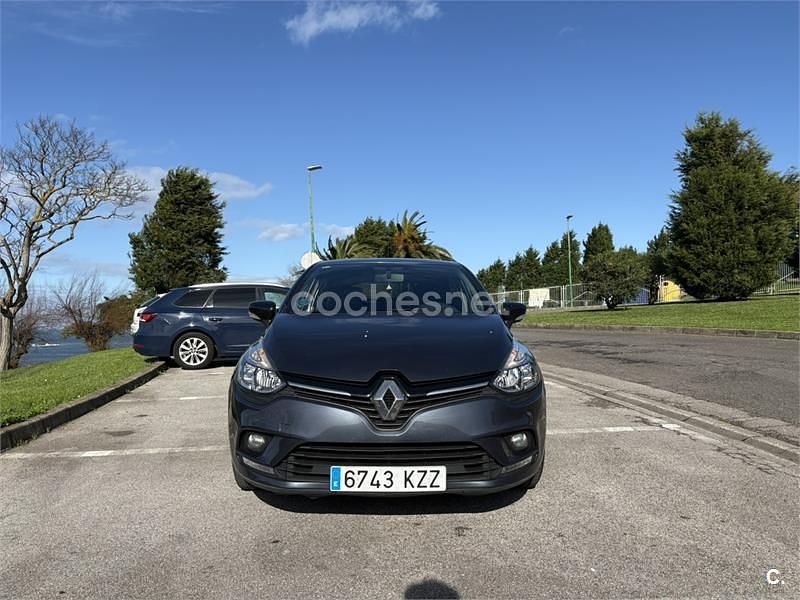 Usado Renault Clio IV LIMITED 90 CV (66 kW) 2019 Gris / plata Berlina