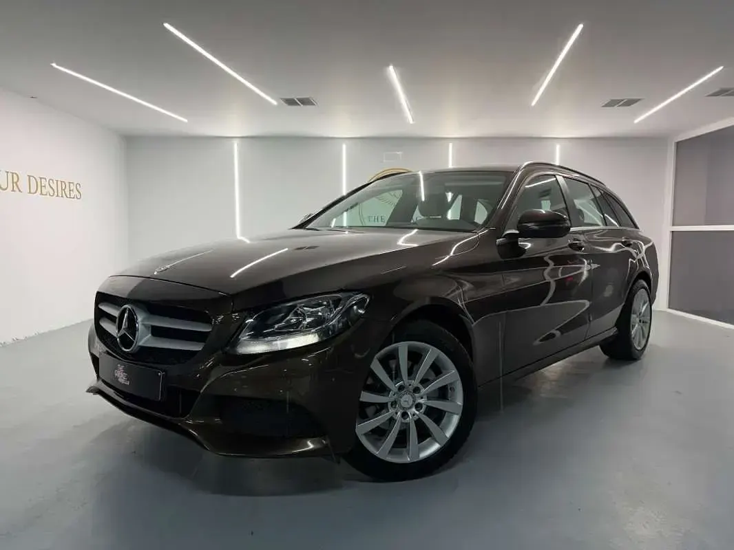 Usado Mercedes C180 116 CV (85 kW) 2017 Marrón Berlina