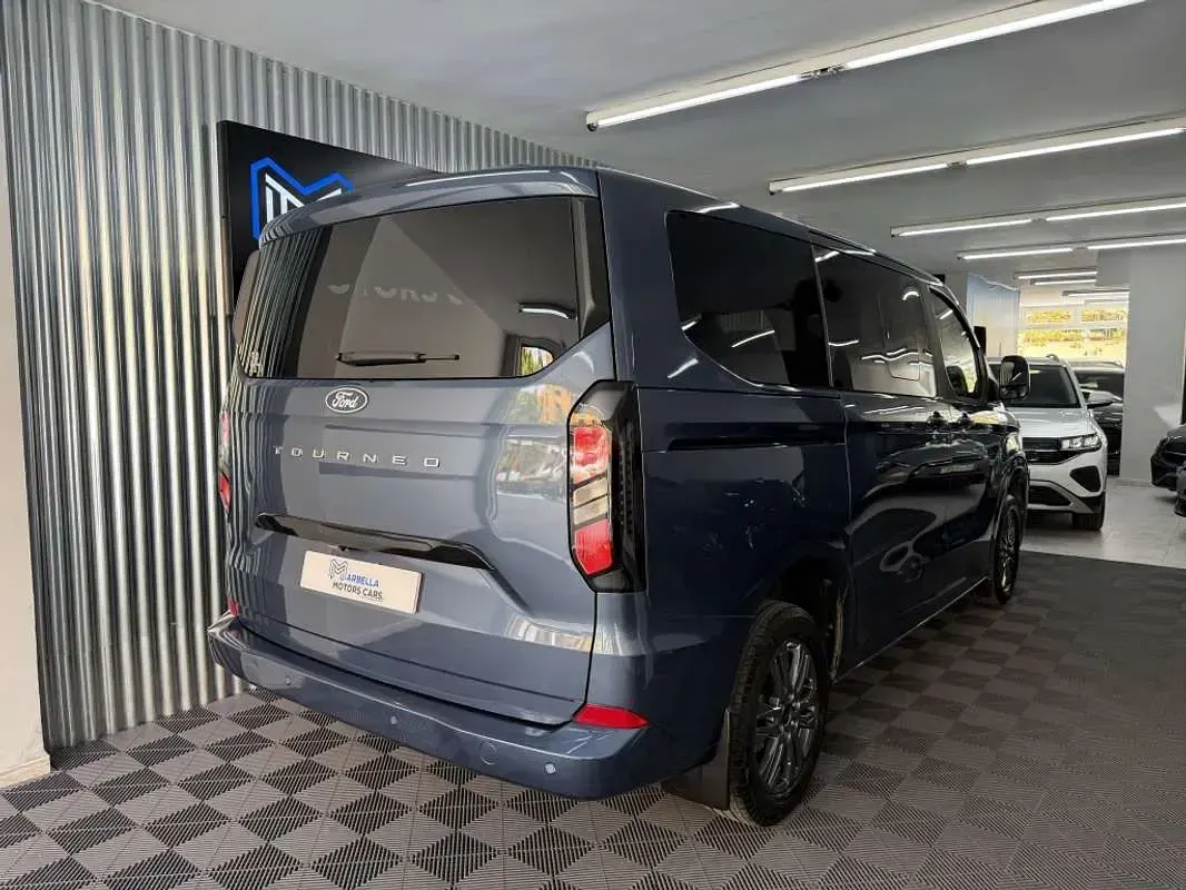 Usado Ford Tourneo Custom Titanium 150 CV (110 kW) 2024 Azul Van