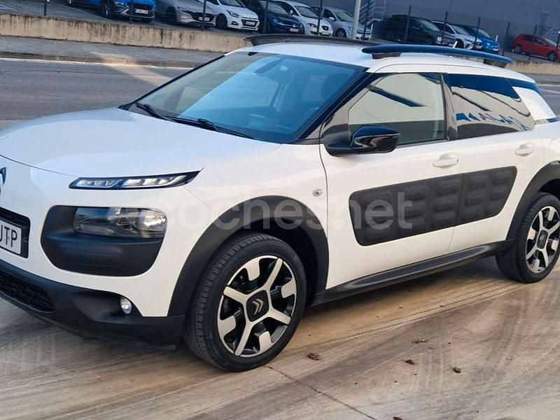 Usado Citroën C4 Feel 100 CV (73 kW) 2016 Blanco Berlina