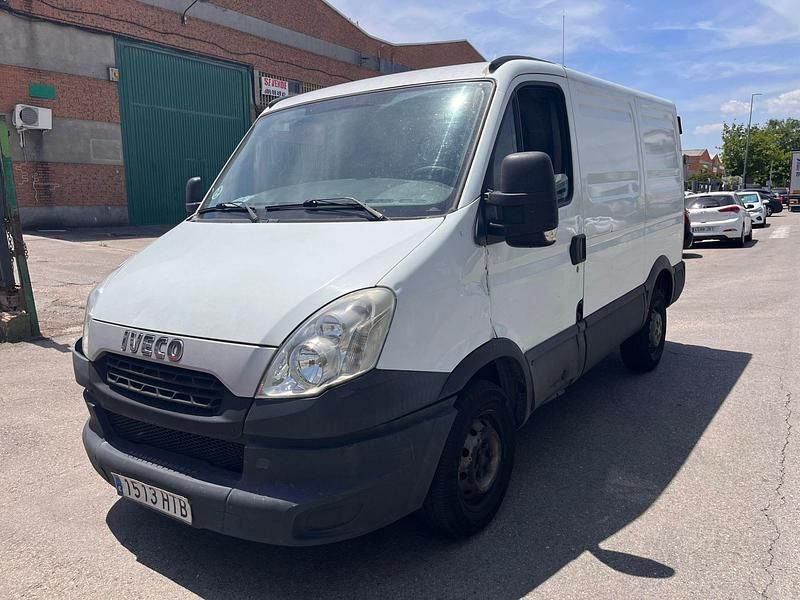 Blanco Usado 2014 Iveco Daily Berlina | 4000 € - Imagen 1/4