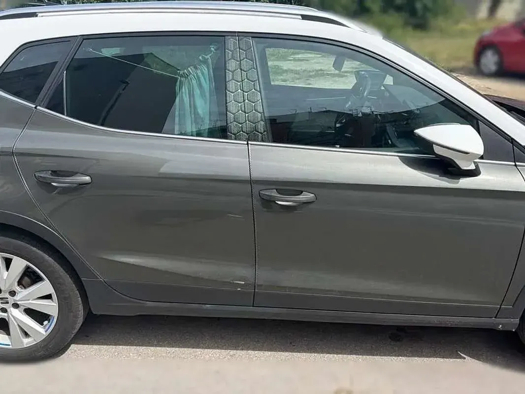 Usado Seat Arona Xperience 110 CV (80 kW) 2024 Verde SUV