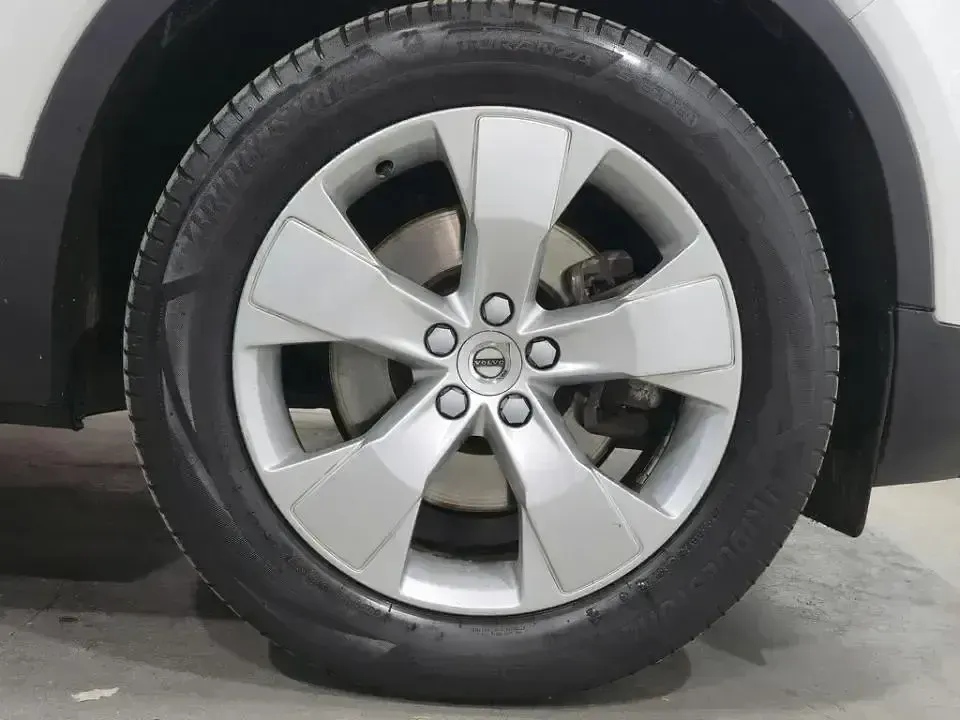 Usado Volvo XC40 Momentum 190 CV (139 kW) 2018 Blanco SUV