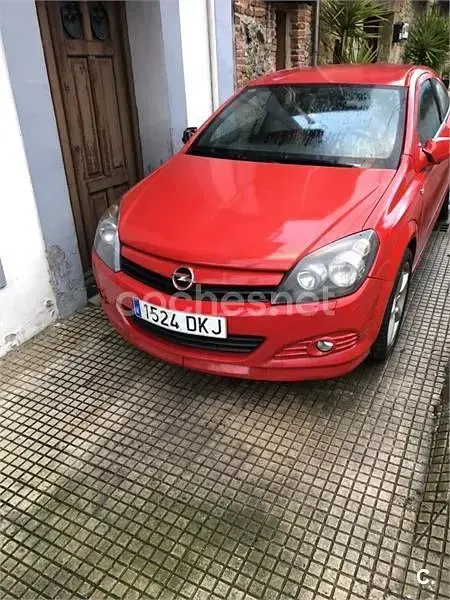 Usado Opel Astra GTC Sport 125 CV (91 kW) 2005 Rojo Berlina