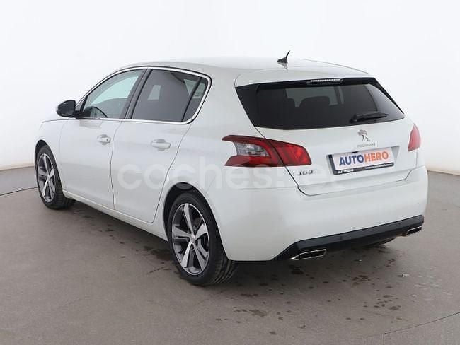 Usado Peugeot 308 Allure 130 CV (95 kW) 2018 Blanco Berlina
