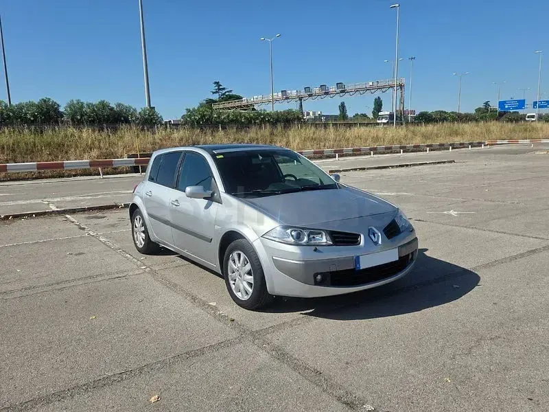 Usado Renault Mégane Extreme 111 CV (81 kW) 2007 Gris / plata Berlina