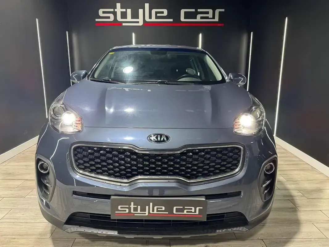 Usado Kia Sportage 132 CV (97 kW) 2018 Gris SUV