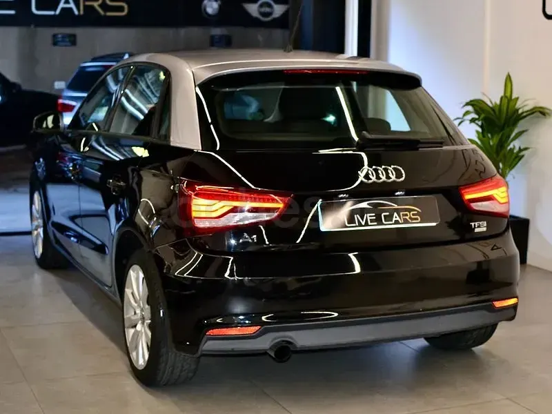 Usado Audi A1 Sportback 95 CV (69 kW) 2016 Negro Utilitario