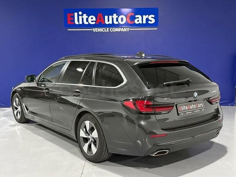 Usado BMW 530 Sport Line 286 CV (210 kW) 2022 Gris / plata Familiar