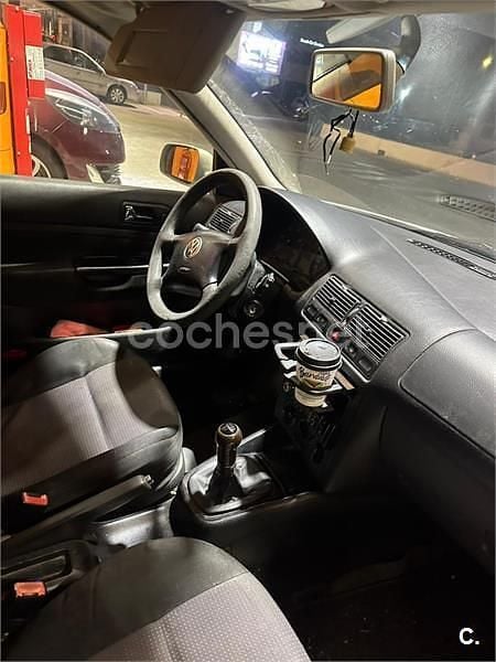 Usado VW Golf IV Advance 110 CV (80 kW) 2002 Blanco Berlina