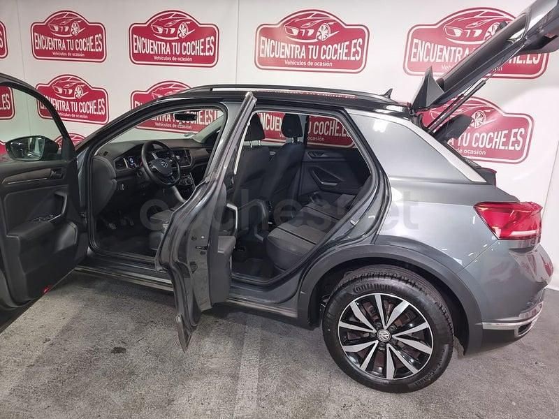 Usado VW T-Roc Advance 116 CV (85 kW) 2020 Gris / plata SUV