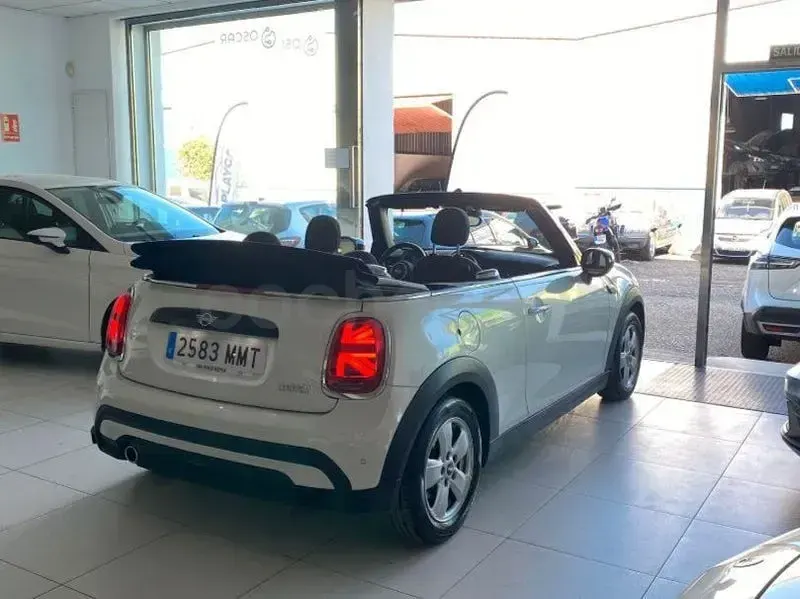 Usado Mini Cooper Cabriolet 136 CV (100 kW) 2024 Blanco Descapotable