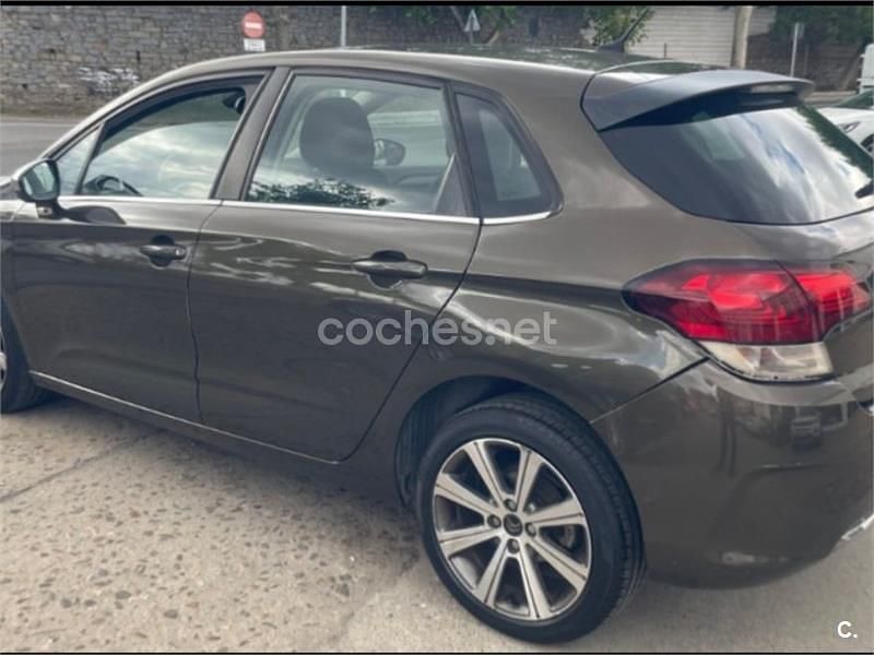 Usado Citroën C4 Feel 99 CV (72 kW) 2016 Verde Berlina