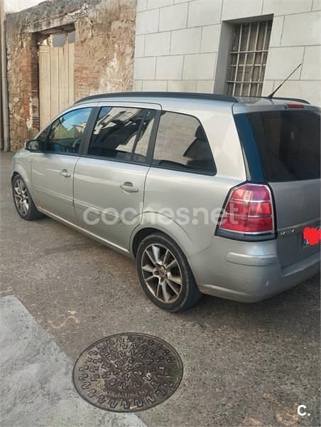 Usado Opel Zafira Cosmo 120 CV (88 kW) 2006 Gris / plata Monovolumen