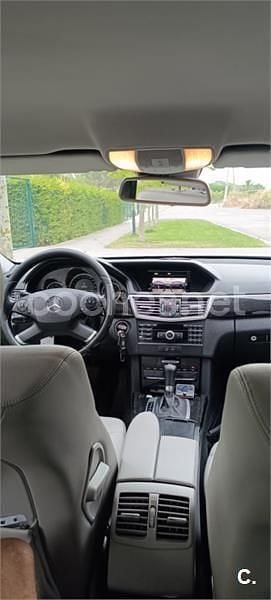 Usado Mercedes E220 170 CV (125 kW) 2009 Azul Familiar