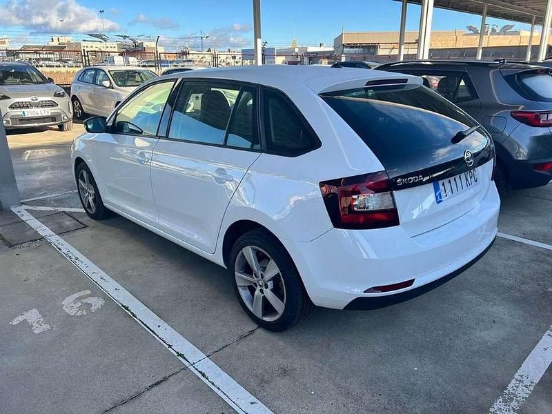 Usado Skoda Rapid Style 125 CV (91 kW) 2018 Blanco Utilitario