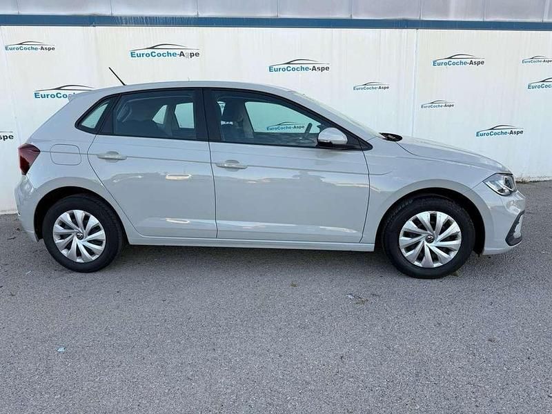 Usado VW Polo Life 94 CV (69 kW) 2022 Gris Utilitario