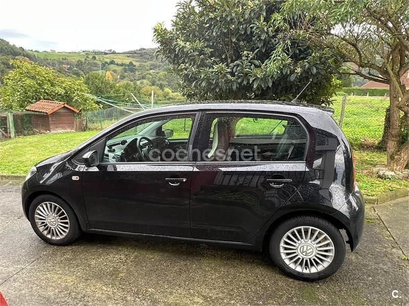 Usado VW up! high up! 60 CV (44 kW) 2014 Negro Utilitario