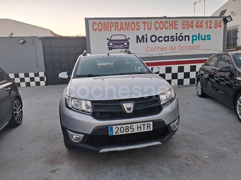 Gris / plata Usado 2013 Dacia Sandero Stepway Berlina | 7990 € (Precio justo) - Imagen 1/4