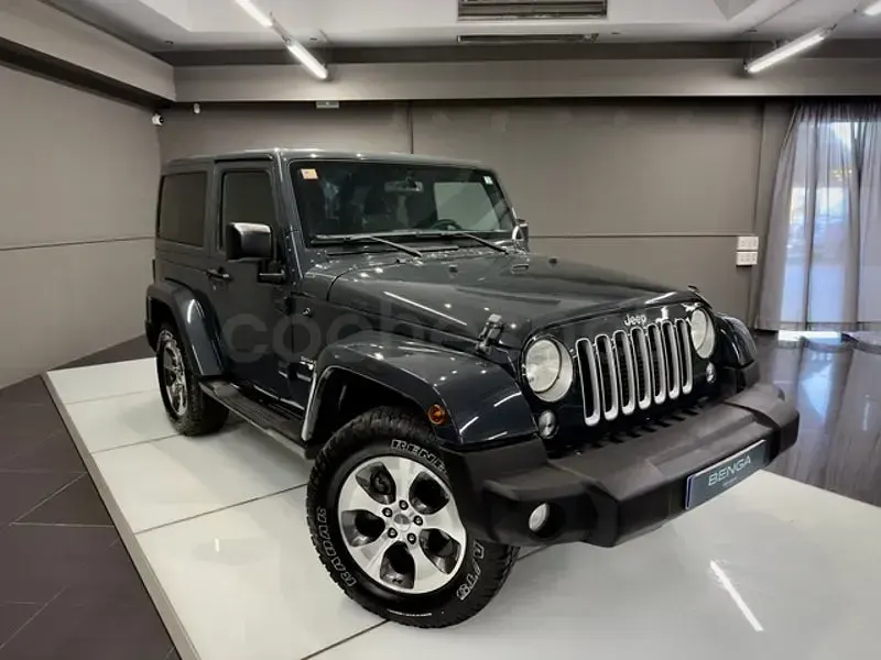 Usado Jeep Wrangler Sahara 200 CV (147 kW) 2017 Gris / plata SUV