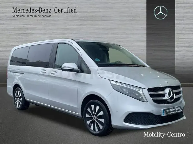 Usado Mercedes V250 Avantgarde 190 CV (139 kW) 2023 Gris / plata Monovolumen