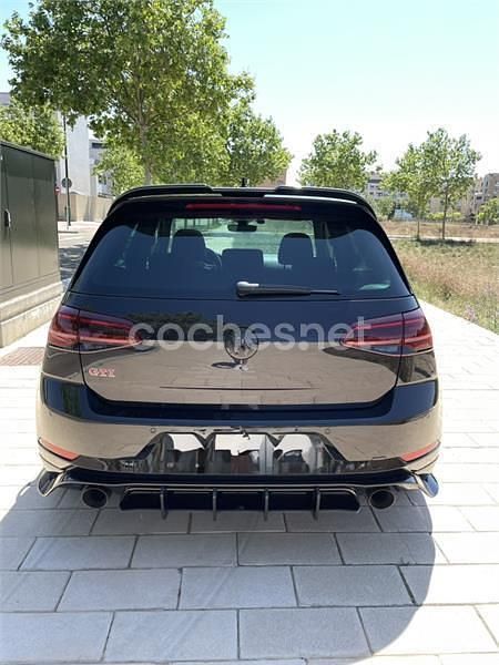 Usado VW Golf VII GTI 290 CV (213 kW) 2020 Negro Berlina