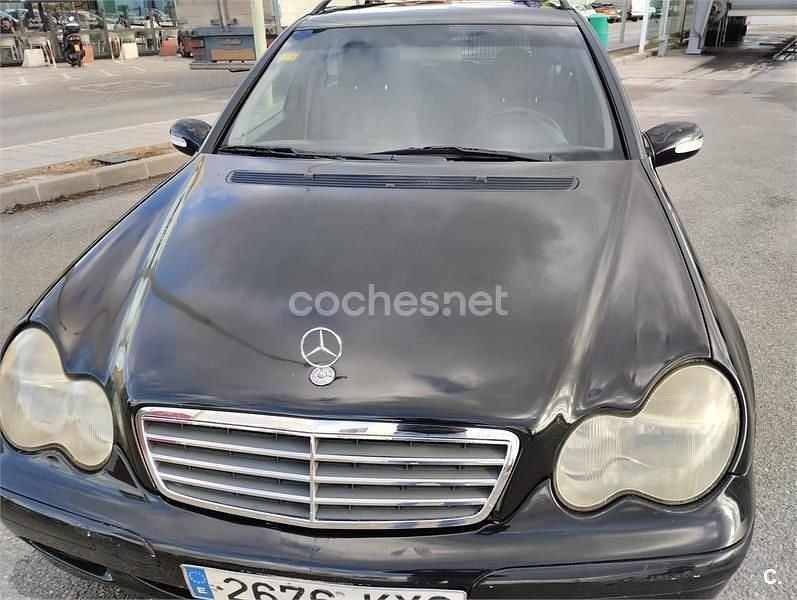 Usado Mercedes C220 Classic 143 CV (105 kW) 2003 Negro Berlina
