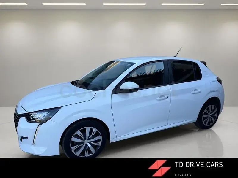 Usado Peugeot 208 Allure 100 CV (73 kW) 2021 Blanco Utilitario
