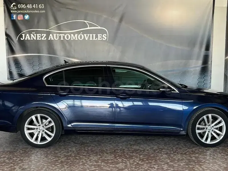 Usado VW Passat 150 CV (110 kW) 2019 Azul Berlina