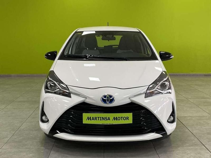 Usado Toyota Yaris Hybrid Active 99 CV (72 kW) 2020 Blanco Utilitario
