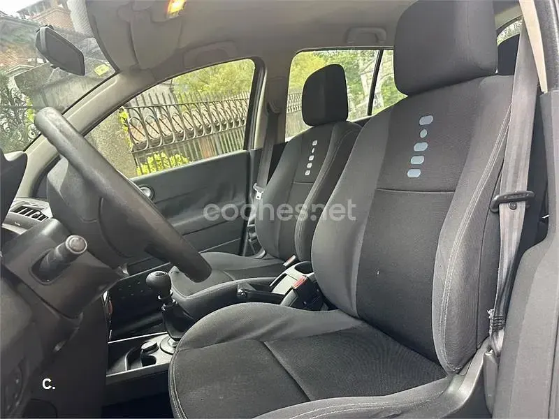 Usado Renault Mégane III Extreme 105 CV (77 kW) 2008 Marrón Berlina