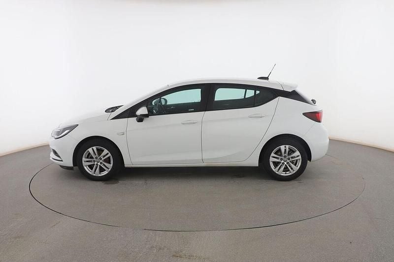 Usado Opel Astra Selective 125 CV (91 kW) 2017 Blanco Berlina