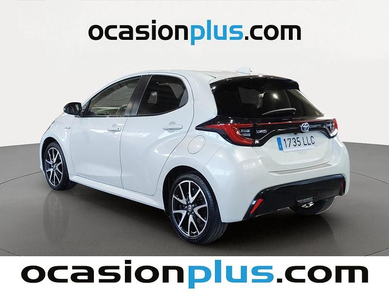 Usado Toyota Yaris Hybrid Style 116 CV (85 kW) 2020 Blanco