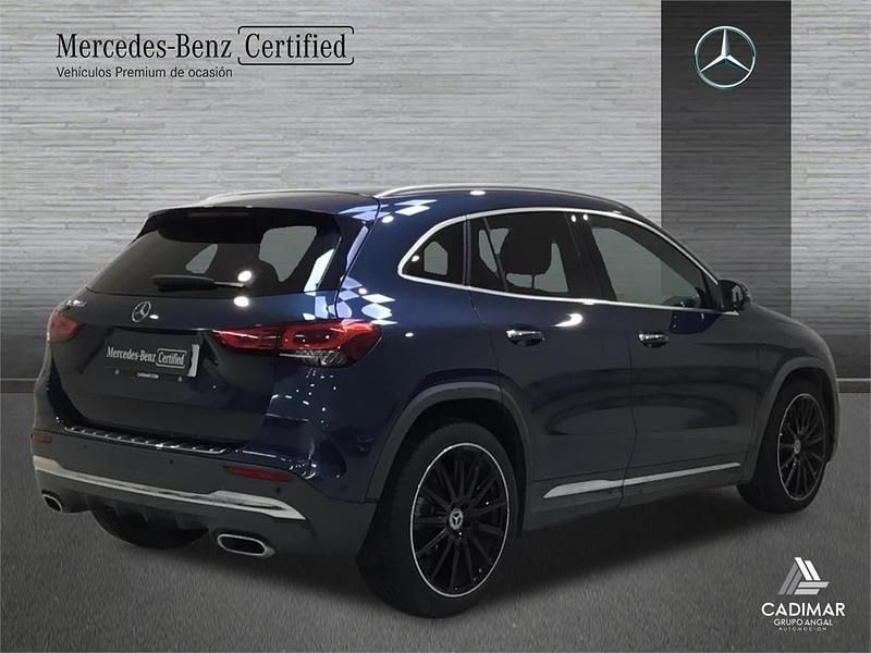 Usado Mercedes GLA200 AMG line 150 CV (110 kW) 2020 Azul denim SUV
