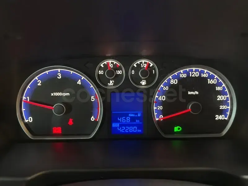 Usado Hyundai i30 Sport 115 CV (84 kW) 2008 Negro Berlina