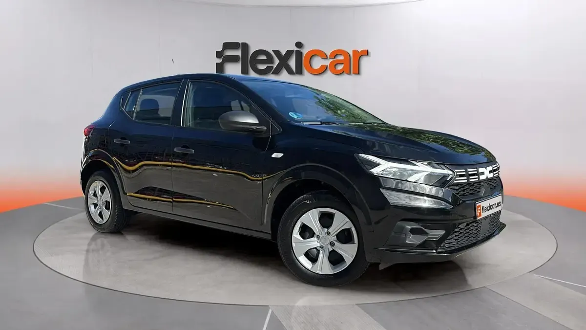 Begagnad Dacia Sandero Essentiel 101 HK (74 kW) 2024 Sedan
