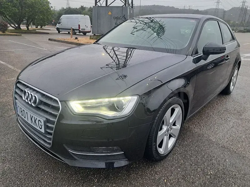 Usado Audi A3 Advanced 110 CV (80 kW) 2015 Negro Berlina