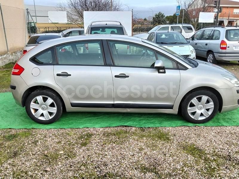 Usado Citroën C4 90 CV (66 kW) 2007 Gris / plata Berlina