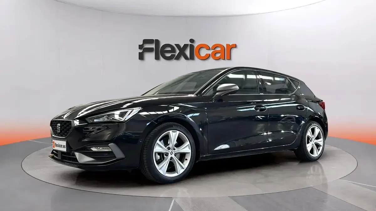 Usado Seat Leon FR 150 CV (110 kW) 2020 Negro Berlina