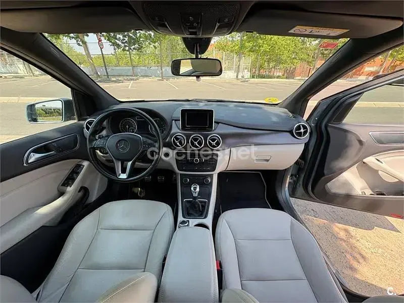 Usado Mercedes B220 170 CV (125 kW) 2013 Azul Utilitario