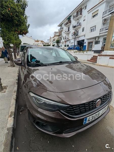 Marrón Usado 2016 Fiat Tipo Lounge Berlina | 6800 € (Precio justo) - Imagen 1/4